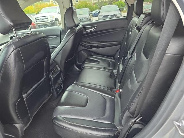 Photo of 2022 Silver Metallic Ford Edge