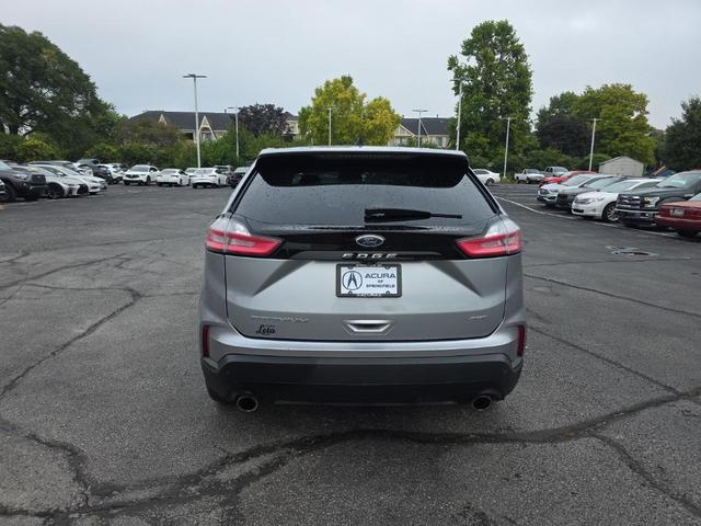 Photo of 2022 Silver Metallic Ford Edge
