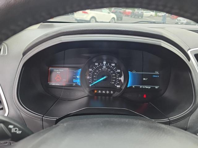 Photo of 2022 Silver Metallic Ford Edge