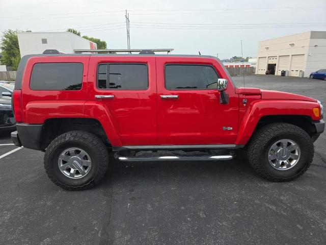 Photo of 2009 Victory Red Hummer H3