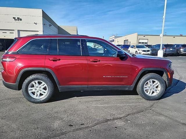 Photo of 2023 Velvet Red Pearlcoat Jeep Grand Cherokee