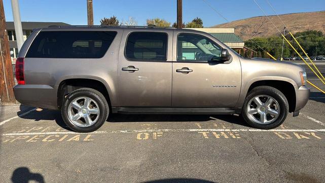 Photo of 2011 Mocha Steel Metallic Chevrolet Suburban