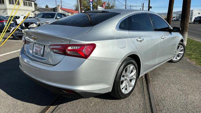 Photo of 2021 Silver Ice Metallic Chevrolet Malibu