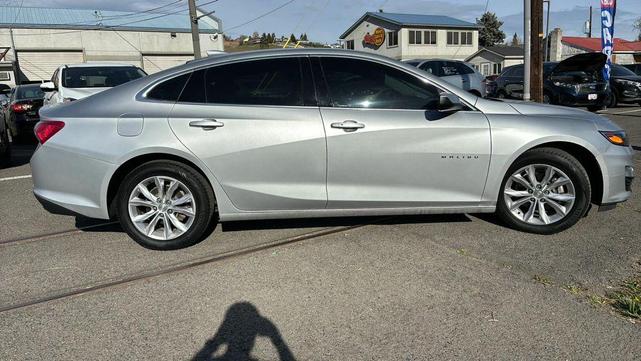 Photo of 2021 Silver Ice Metallic Chevrolet Malibu