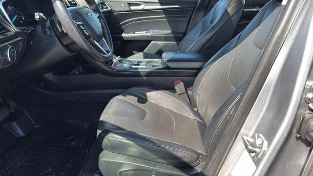 Photo of 2020 Iconic Silver Metallic Ford Fusion