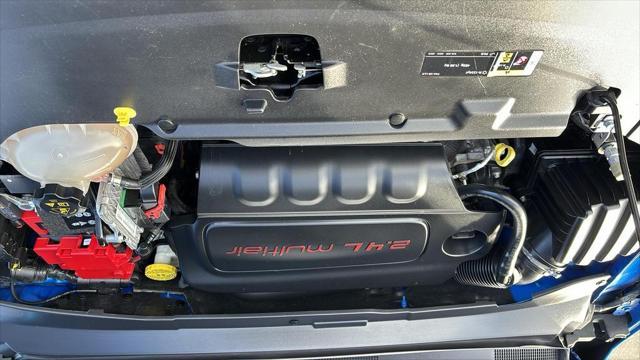 Photo of 2021 Laser Blue Pearlcoat Jeep Compass