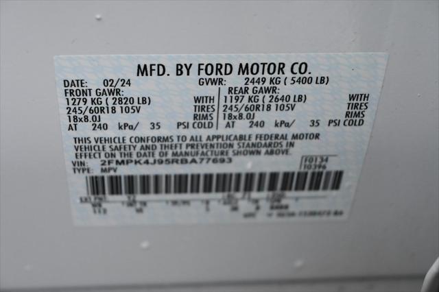 Photo of 2024 Oxford White Ford Edge