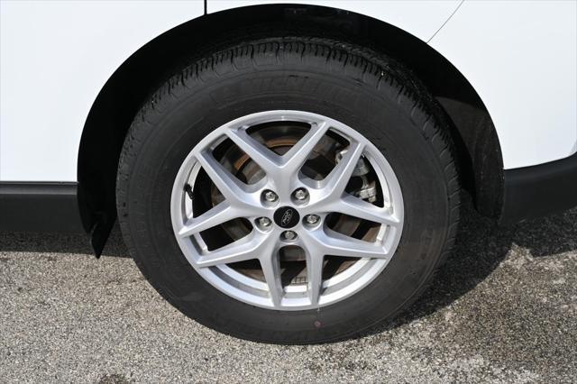 Photo of 2024 Oxford White Ford Edge