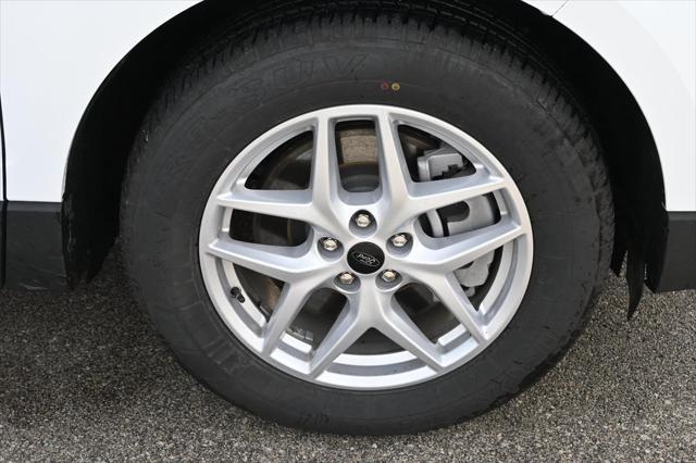 Photo of 2024 Oxford White Ford Edge
