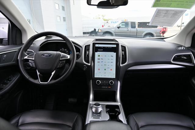 Photo of 2024 Oxford White Ford Edge