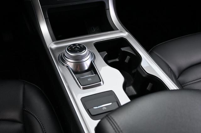 Photo of 2024 Oxford White Ford Edge
