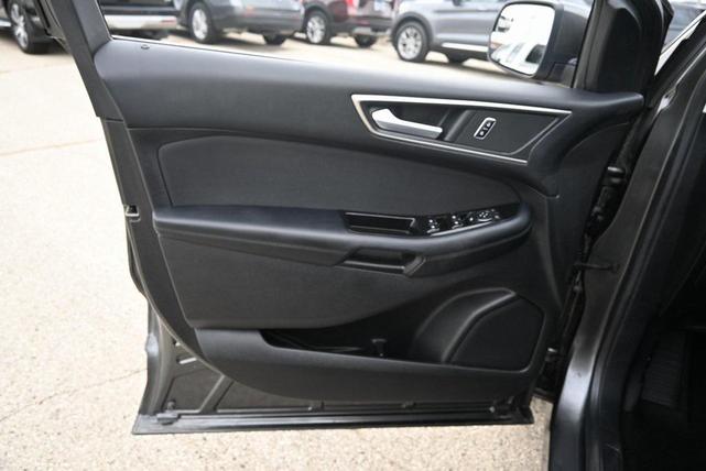 Photo of 2016 Magnetic Ford Edge
