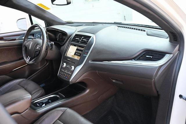 Photo of 2016 Confidential White Tri-Coat Lincoln MKC