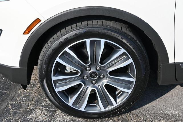 Photo of 2016 Confidential White Tri-Coat Lincoln MKC