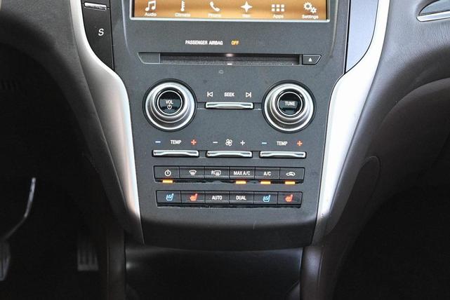 Photo of 2016 Confidential White Tri-Coat Lincoln MKC