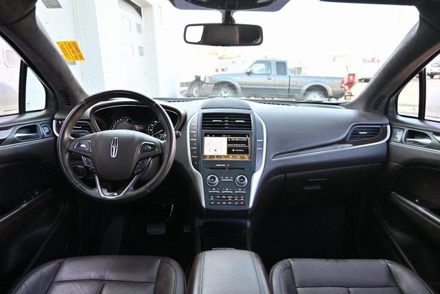 Photo of 2016 Confidential White Tri-Coat Lincoln MKC