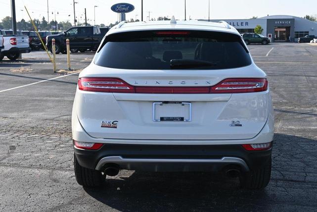 Photo of 2016 Confidential White Tri-Coat Lincoln MKC