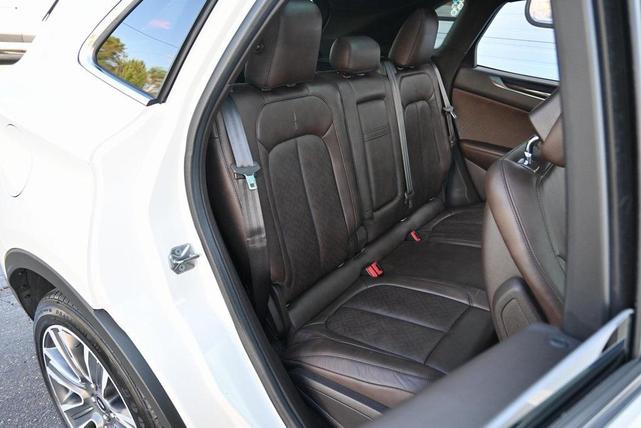 Photo of 2016 Confidential White Tri-Coat Lincoln MKC