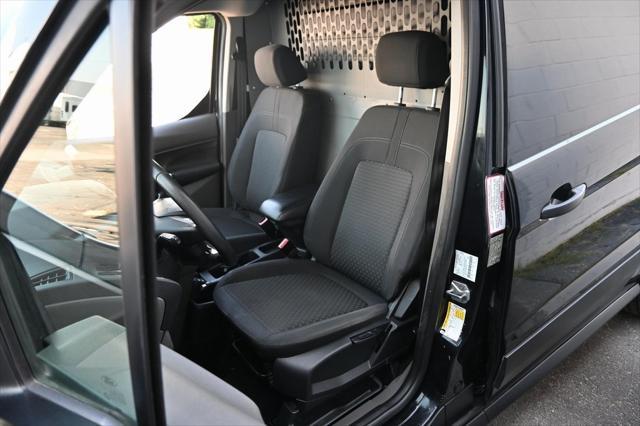 Photo of 2021 Black Metallic Ford Transit Connect