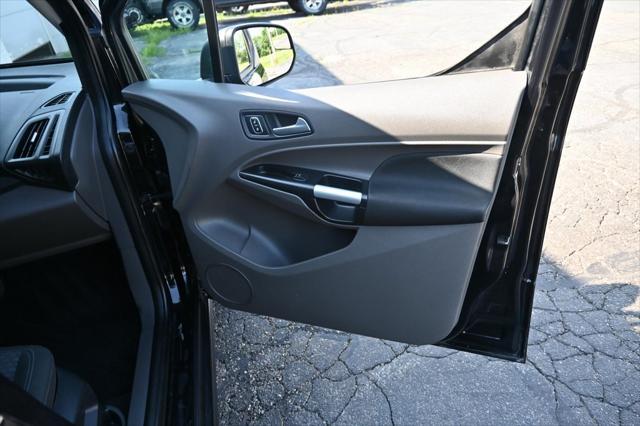 Photo of 2021 Black Metallic Ford Transit Connect