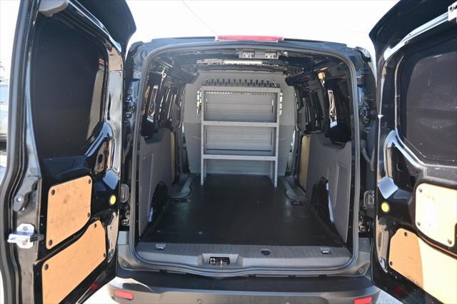 Photo of 2021 Black Metallic Ford Transit Connect