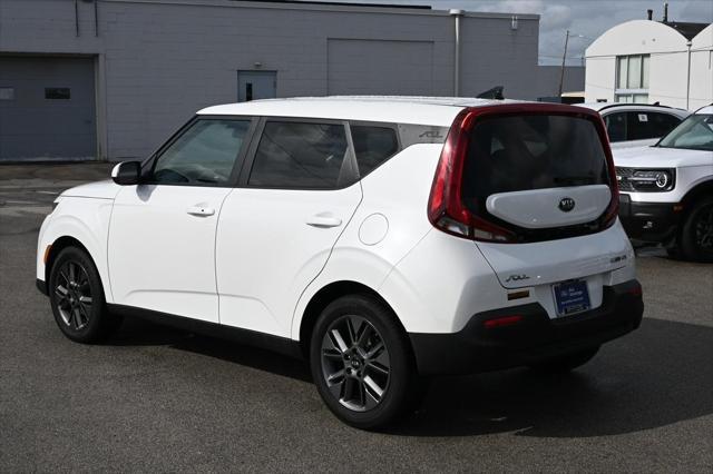 Photo of 2020 Snow White Pearl Kia Soul