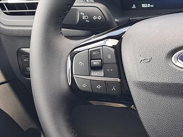 Photo of 2025 White Metallic Ford Escape
