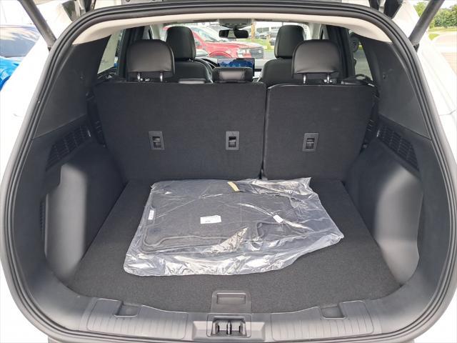 Photo of 2025 White Metallic Ford Escape