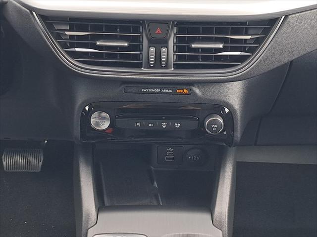 Photo of 2025 White Metallic Ford Escape