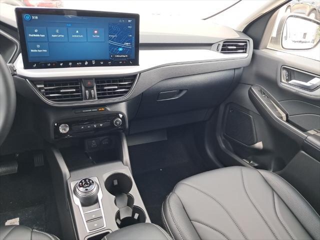 Photo of 2025 White Metallic Ford Escape