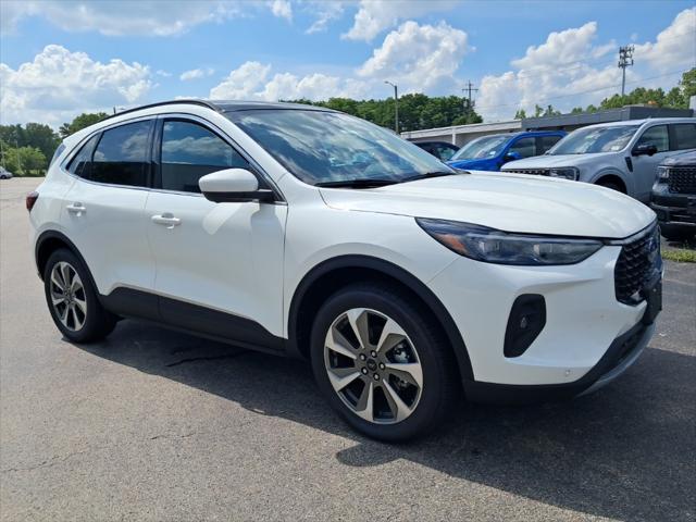 Photo of 2025 White Metallic Ford Escape