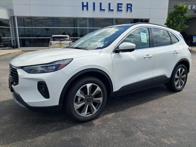 Photo of 2025 White Metallic Ford Escape