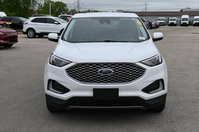 Photo of 2024 Oxford White Ford Edge