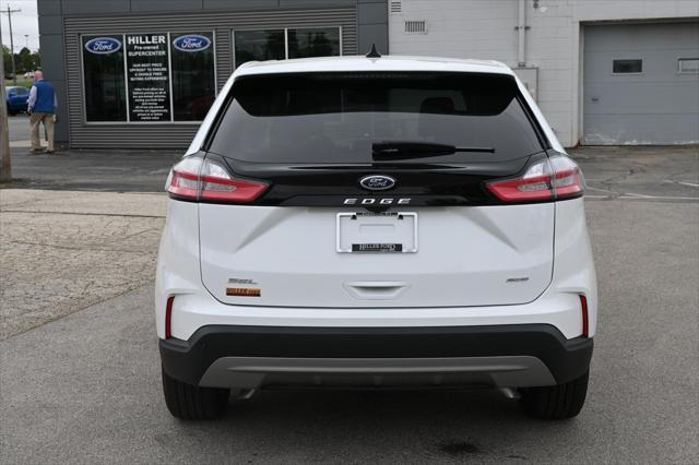 Photo of 2024 Oxford White Ford Edge