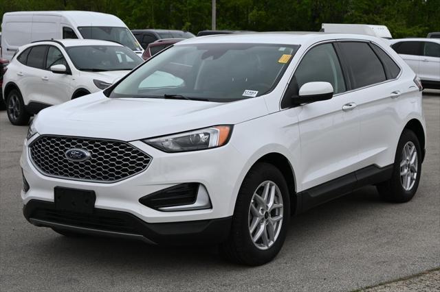 Photo of 2024 Oxford White Ford Edge