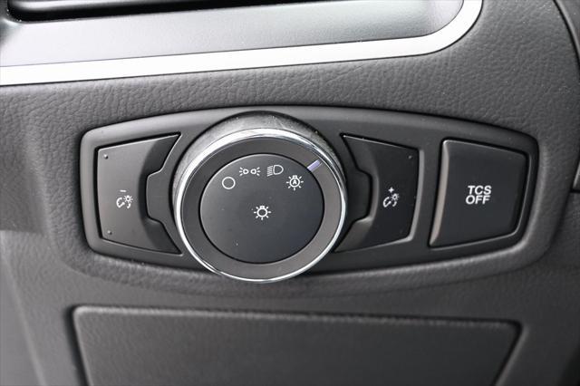 Photo of 2024 Oxford White Ford Edge