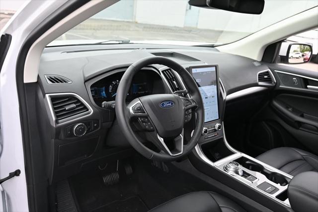 Photo of 2024 Oxford White Ford Edge