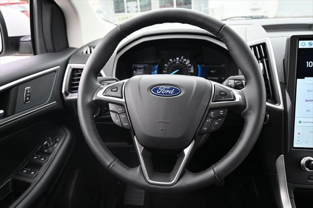 Photo of 2024 Oxford White Ford Edge