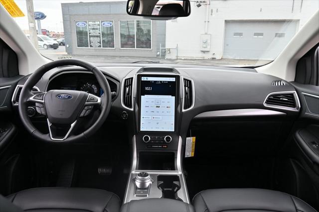 Photo of 2024 Oxford White Ford Edge