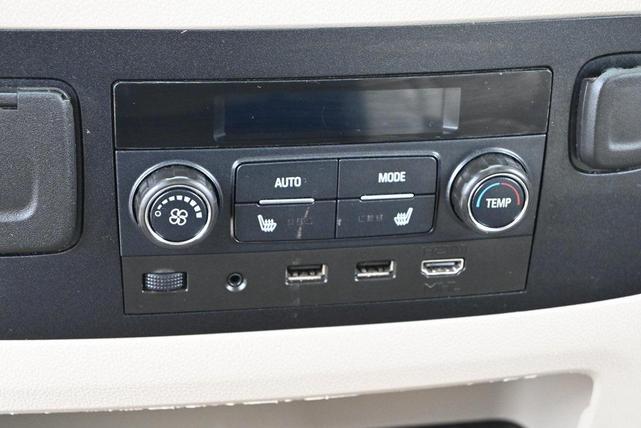 Photo of 2020 White GMC Yukon