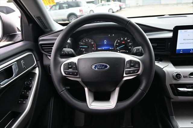Photo of 2024 Silver Metallic Ford Explorer