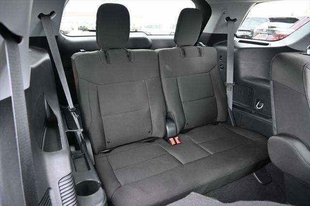 Photo of 2024 Silver Metallic Ford Explorer