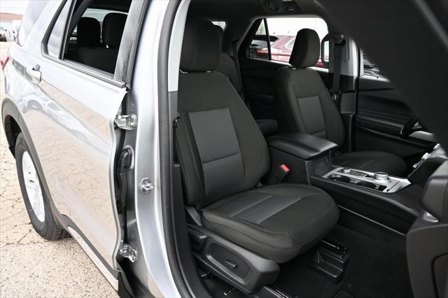 Photo of 2024 Silver Metallic Ford Explorer