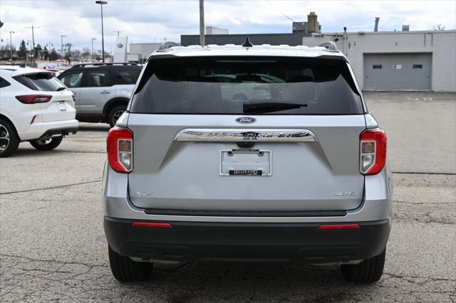 Photo of 2024 Silver Metallic Ford Explorer