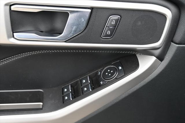 Photo of 2024 Silver Metallic Ford Explorer