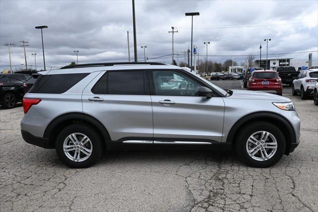 Photo of 2024 Silver Metallic Ford Explorer