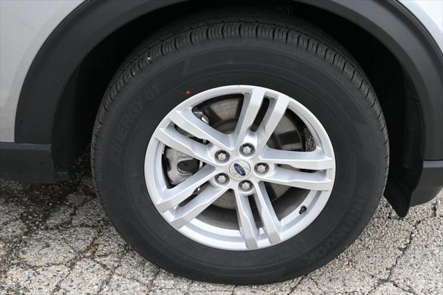Photo of 2024 Silver Metallic Ford Explorer