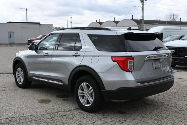 Photo of 2024 Silver Metallic Ford Explorer