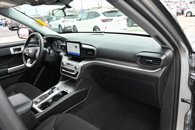 Photo of 2024 Silver Metallic Ford Explorer