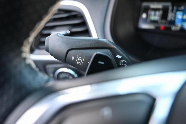 Photo of 2022 Black Metallic Ford Edge